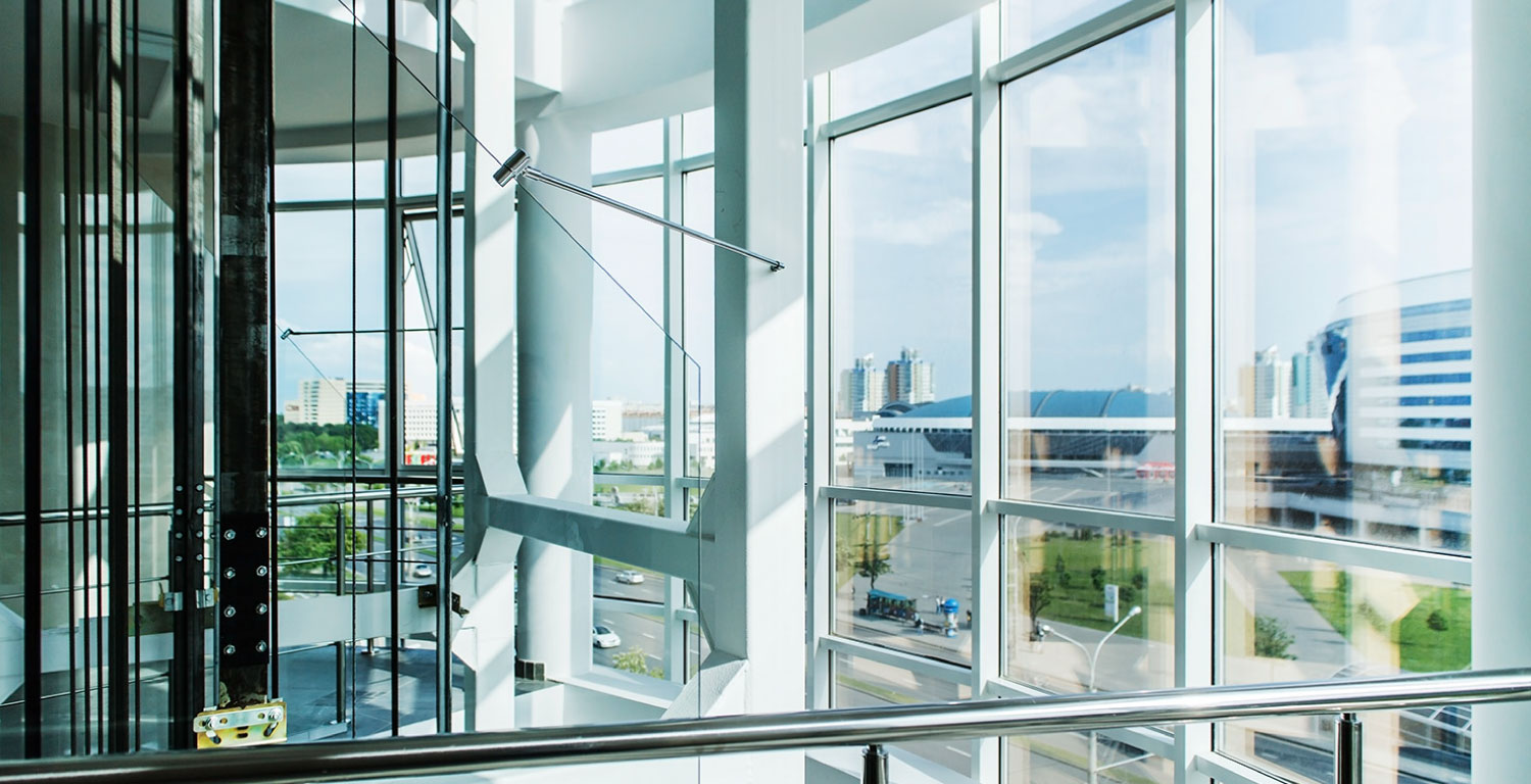 דלתות כניסה מזכוכית - ויטרינות מזכוכית- מראות אור קריסטל