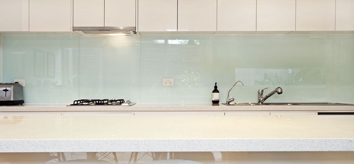 חיפוי קיר זכוכית חלבי למטבח -אור מראות קריסטל