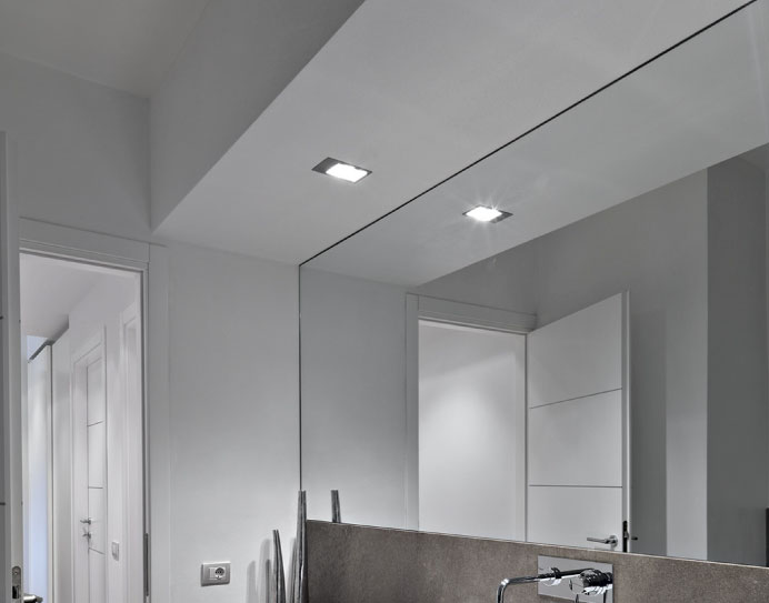 מראה לחדר אמבטיה - מראות אור קריסטל