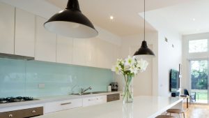 חיפוי זכוכית למטבח